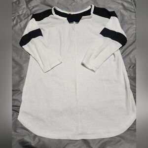 BKE white & black ¾ sleeve thermal shirt. NWOT. Women's XS